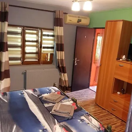 Проживання в сім'ї Sea Side